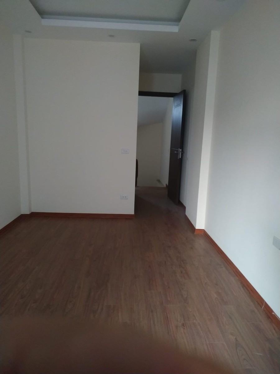 Tư Đình Long Biên bán đất Tặng nhà diện tích 40m2 3 tầng mặt tiền 5m giá bán 3tỷ x