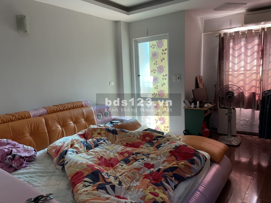 Bán nhà gia rẻ gần các trường đại học sư phạm, đại học quốc gia Hà Nội, đại học Thương Mại.