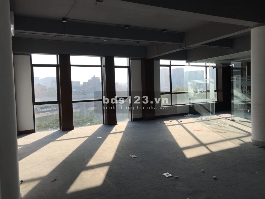 Chính chủ cho thuê văn phòng view hồ tại toà nhà 36 Hoàng Cầu, Đống Đa