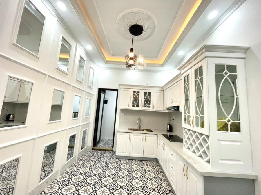 Bán gấp nhà đẹp Tôn Đức Thắng Đống Đa diện tích 55m2 đúc 5 tầng, giá bán nhỉnh 5 tỷ