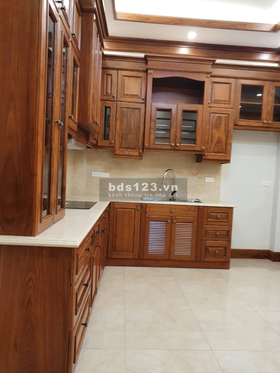 Siêu phẩm Xuân La dt 45m2, nội thất gỗ tự nhiên ô tô đậu trước nhà sổ đỏ chính chủ, thương lượng