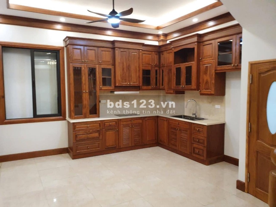 Siêu phẩm Xuân La dt 45m2, nội thất gỗ tự nhiên ô tô đậu trước nhà sổ đỏ chính chủ, thương lượng