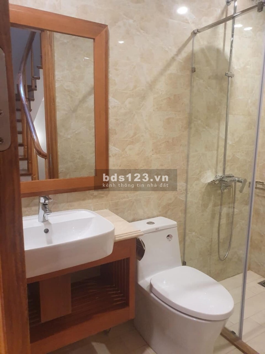 Siêu phẩm Xuân La dt 45m2, nội thất gỗ tự nhiên ô tô đậu trước nhà sổ đỏ chính chủ, thương lượng