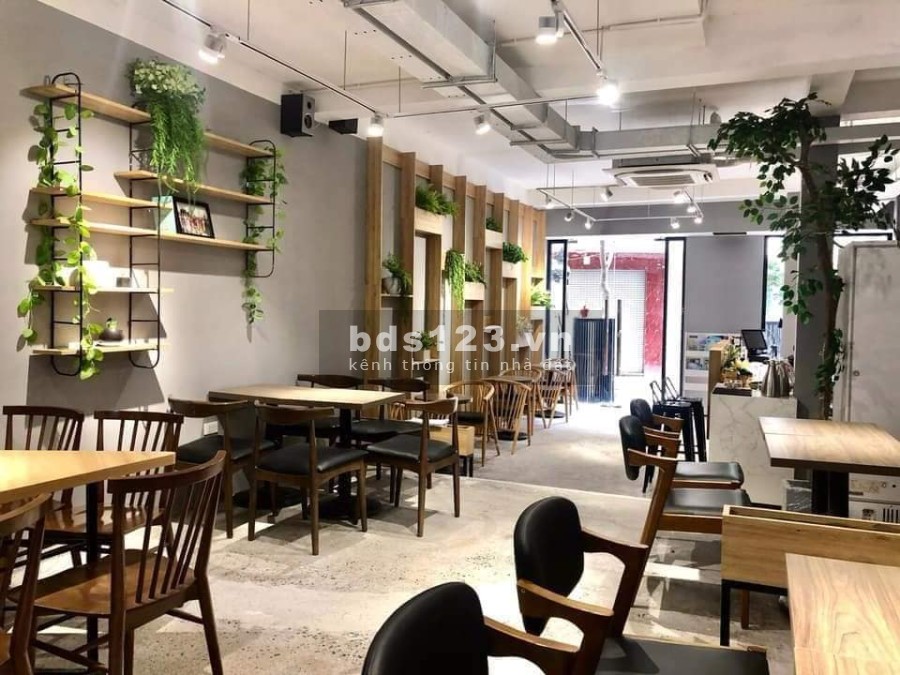 Bán nhà phố Nguyễn Khánh Toàn, quận Cầu Giấy – 110Mx 7 Tầng Thang Máy giá 22 Tỷ - SĐCC.