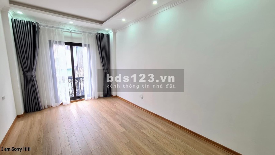 Bán nhà Ngọc Lâm, vị trí đắc địa, sầm uất nhất quận Long Biên, tiện ích vô biên, dân trí cao.