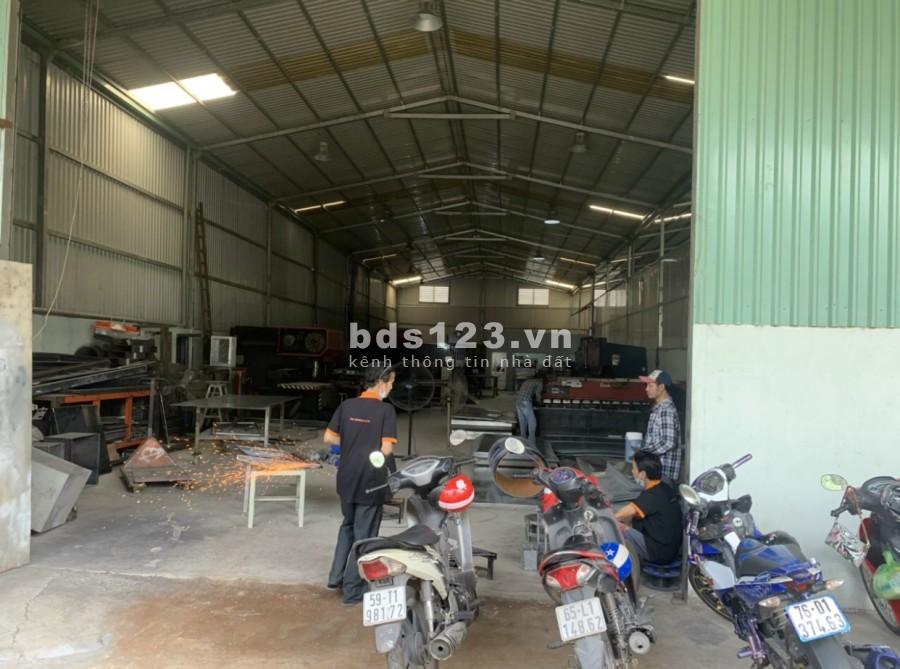 Kho xưởng cho thuê 1000m2 trục đường Hà Huy Giáp Quận 12
