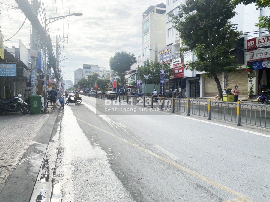 Bán lô đất vị trí đắc địa ngay mặt tiền đường Nguyễn Thị Thập phường Bình Thuận, Quận 7