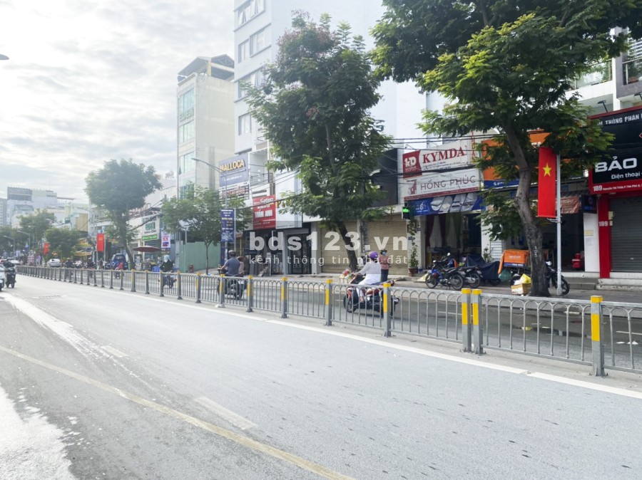 Bán lô đất vị trí đắc địa ngay mặt tiền đường Nguyễn Thị Thập phường Bình Thuận, Quận 7