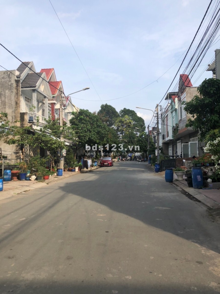 Cần tiền bán gấp Nhà phố đường N7, Dĩ An, Bình Dương (Giá cả thương lượng)