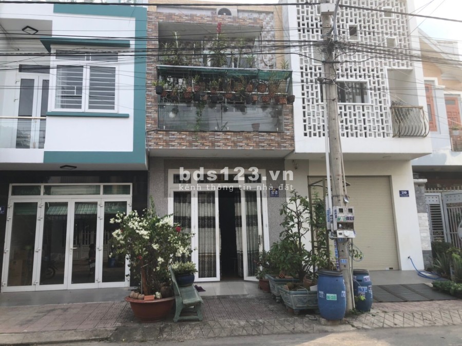 Cần tiền bán gấp Nhà phố đường N7, Dĩ An, Bình Dương (Giá cả thương lượng)