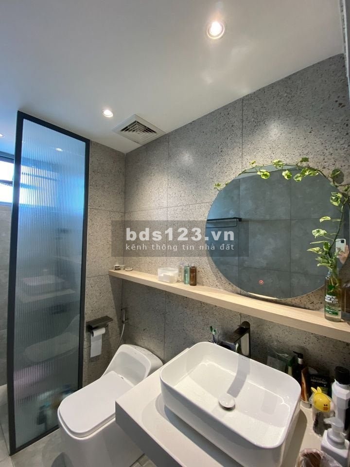 Cần bán nhanh Palm Heights 2PN: 4.3 tỷ, 3PN: 6.25 tỷ bao hết tất cả. LH 0932151002 tư vấn, xem nhà