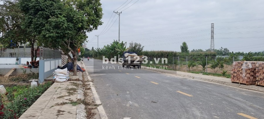 Lô đất có diện tích 100m2 ngang 5m đường 7m thuộc Văn Cú, An Đông An Dương