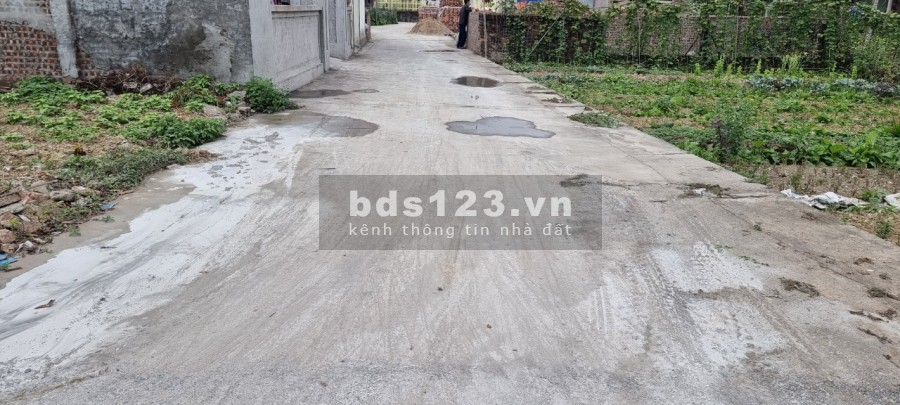 Lô đất có diện tích 100m2 ngang 5m đường 7m thuộc Văn Cú, An Đông An Dương