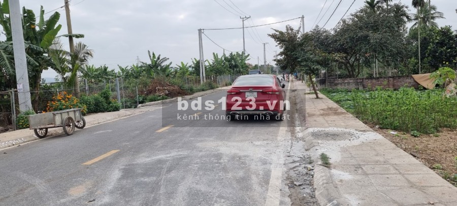 Lô đất có diện tích 100m2 ngang 5m đường 7m thuộc Văn Cú, An Đông An Dương