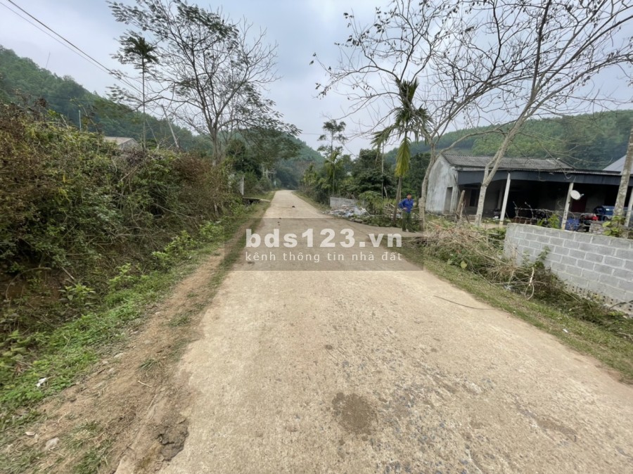 Bán đất thị trấn Mãn Đức Tân Lạc HB. Lô góc 2 mặt tiền đường 2 oto tránh, giá hơn 1tr/m2 0982876689