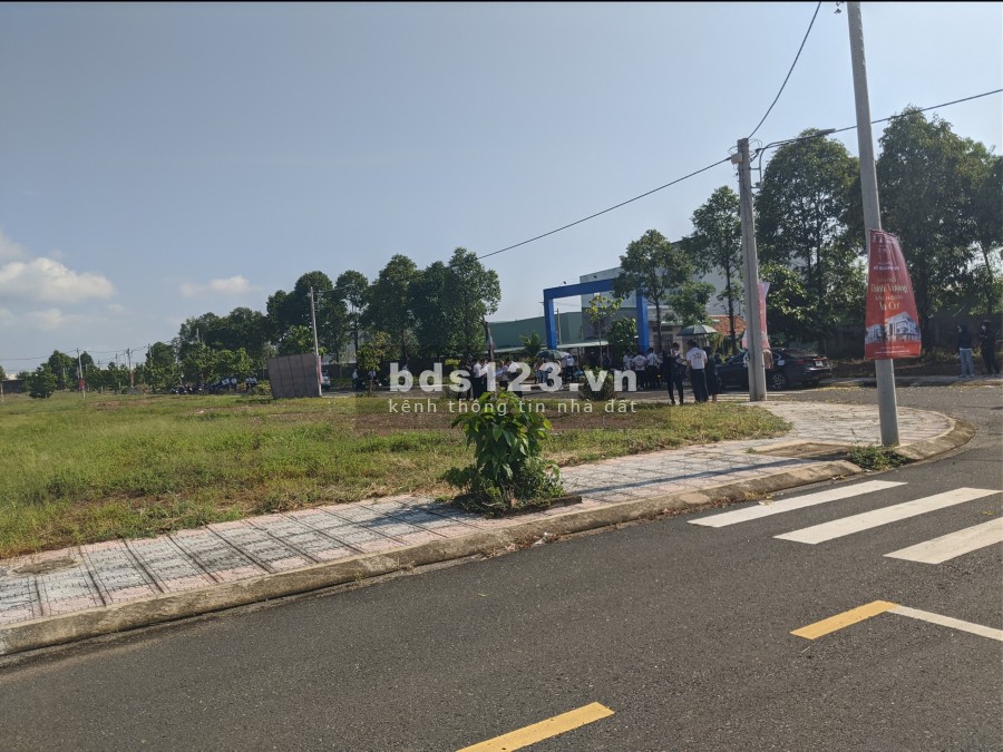 Cạnh khu công nghiệp Bắc Đồng Phú sổ hồng công chứng ngay giá từ 900 triệu. pháp lý đủ