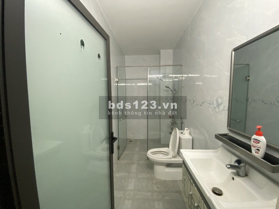 Cho thuê văn phòng tầng 3, 3PN giá chỉ 7 triệu đồng/tháng tiện ích đầy đủ, vào sử dụng ngay