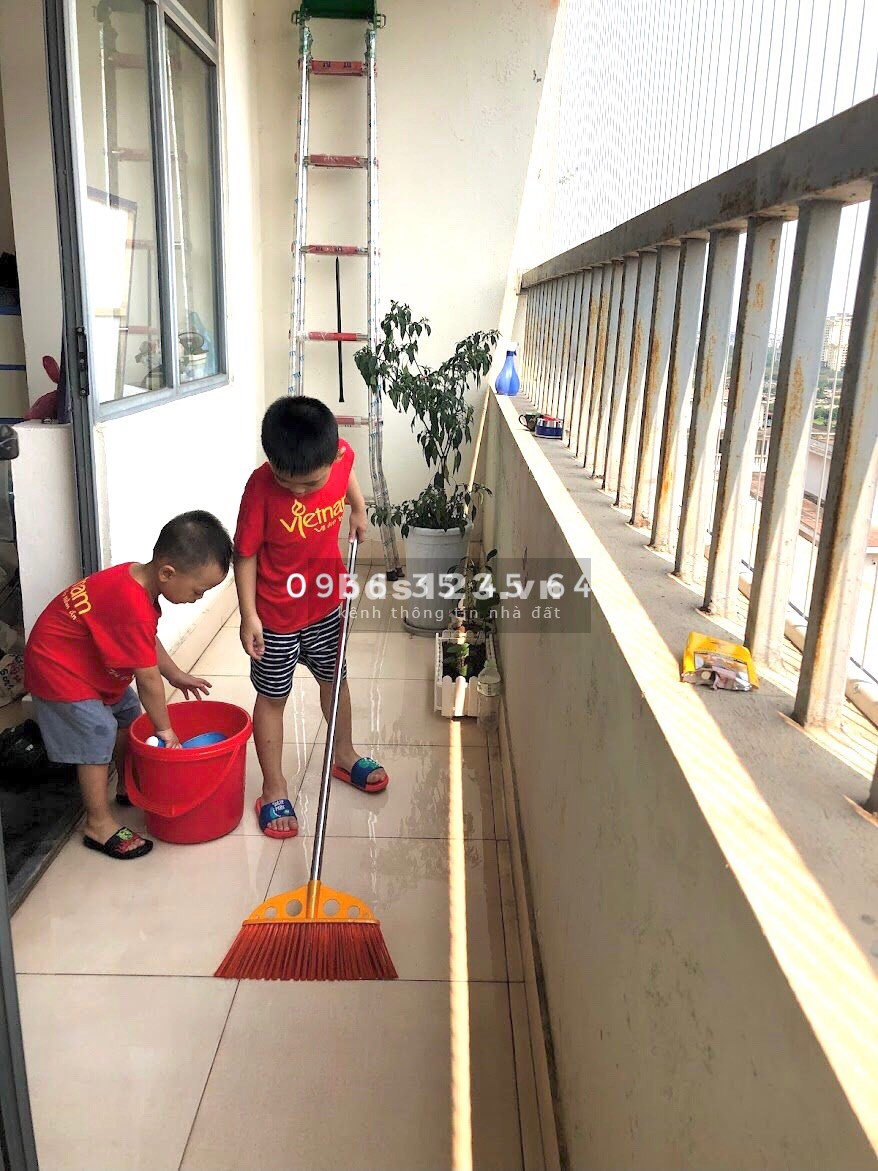 Chính chủ cần bán căn góc 74m2 VOV Mễ Trì nguyên bản không thấm dột, tầng cao thoáng mát 1 TỶ 8