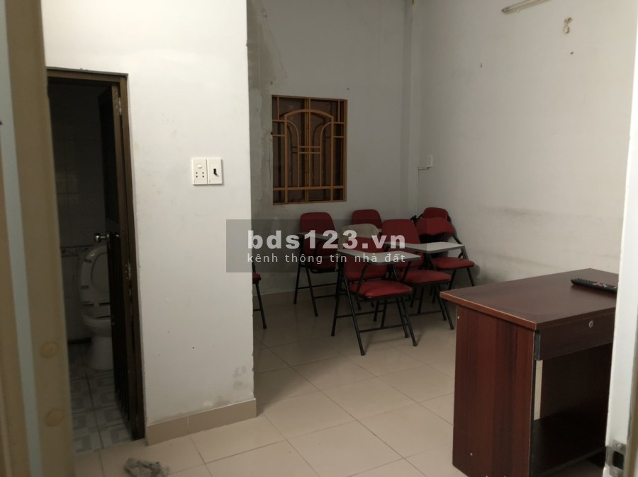 Cho thuê nhà mặt tiền đường Bùi Đình Túy giá bán chỉ 25 triệu/tháng, kết cấu 3 tầng đúc