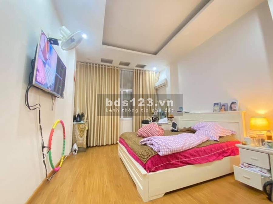 Bán nhà mặt phố vỉa hè ô tô tránh, kinh doanh, cho thuê thuận tiện, khu an sinh đỉnh