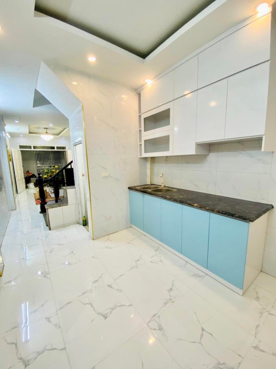 Bán nhà nguyên căn đẹp ngõ thông ô tô đỗ Thanh Xuân, dtsd 34m2, 5 tầng, mt 3.2m, giá 4x tỷ