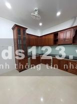 Bán nhà hẻm ô tô 5 tầng đúc, Cách Mạng Tháng Tám, Quận 10, giá bán chỉ 9 tỷ, sổ hồng chính chủ