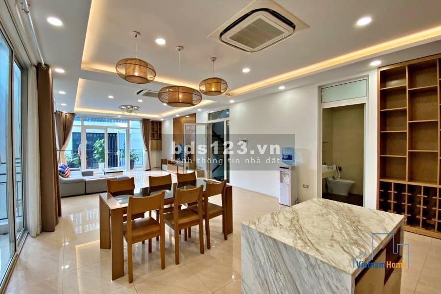 Bán biệt thự Quảng Khánh – Tây Hồ 130M, 5 tầng, mặt tiền 10m, giá bán chỉ 54 tỷ.