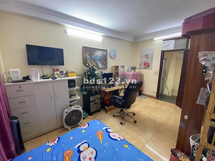 Nhà mới 5 tầng dtsd 40m2, ngõ 43 Trung Kính, Cầu Giấy, ngõ 2.5m, cách ô tô tránh 30m