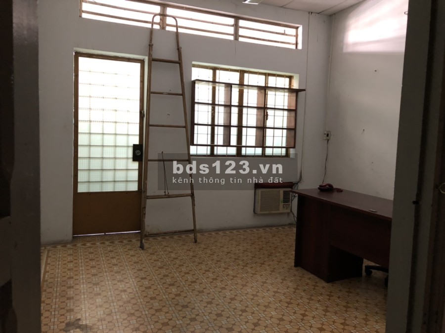 Cho thuê nhà mặt tiền đường Bùi Đình Túy giá bán chỉ 25 triệu/tháng, kết cấu 3 tầng đúc