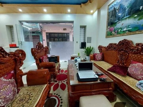 Cần bán nhanh, mặt ngõ Trương định, 40m2, 5 tầng, MT 5.8m, giá chỉ 6,65 tỷ, kinh doanh tốt