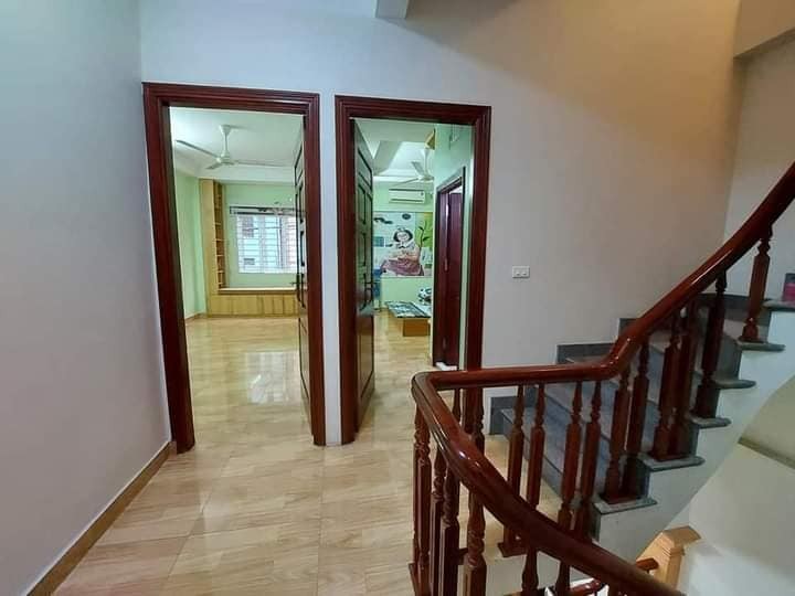 Cần bán nhanh, mặt ngõ Trương định, 40m2, 5 tầng, MT 5.8m, giá chỉ 6,65 tỷ, kinh doanh tốt