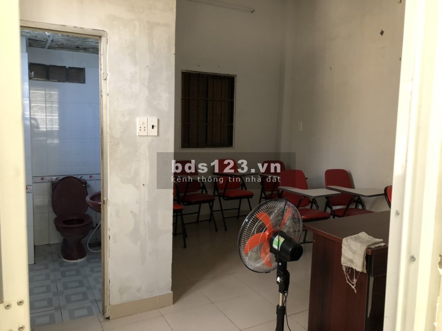 Cho thuê nhà mặt tiền đường Bùi Đình Túy giá bán chỉ 25 triệu/tháng, kết cấu 3 tầng đúc