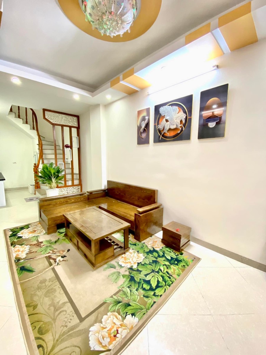 Bán nhà Tam Trinh, giá bán chỉ 2,95 tỷ, lô góc, ba gác đỗ cửa nhà mới, gần phố, vị trí đẹp