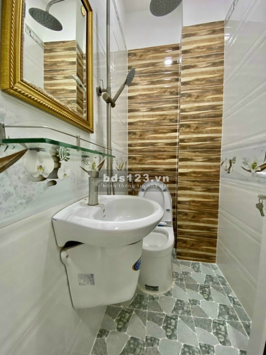 Nhà 1 trệt+1 lầu (đúc thật) 750 triệu/ 2PN/ sổ riêng NGUYỄN VĂN BỨA lh 0789.114.979