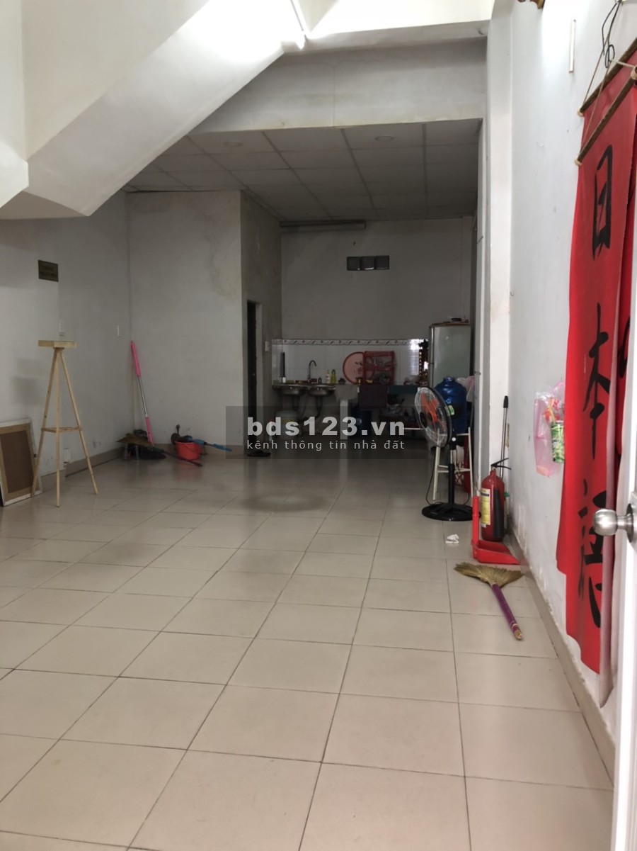 Cho thuê nhà mặt tiền đường Bùi Đình Túy giá bán chỉ 25 triệu/tháng, kết cấu 3 tầng đúc