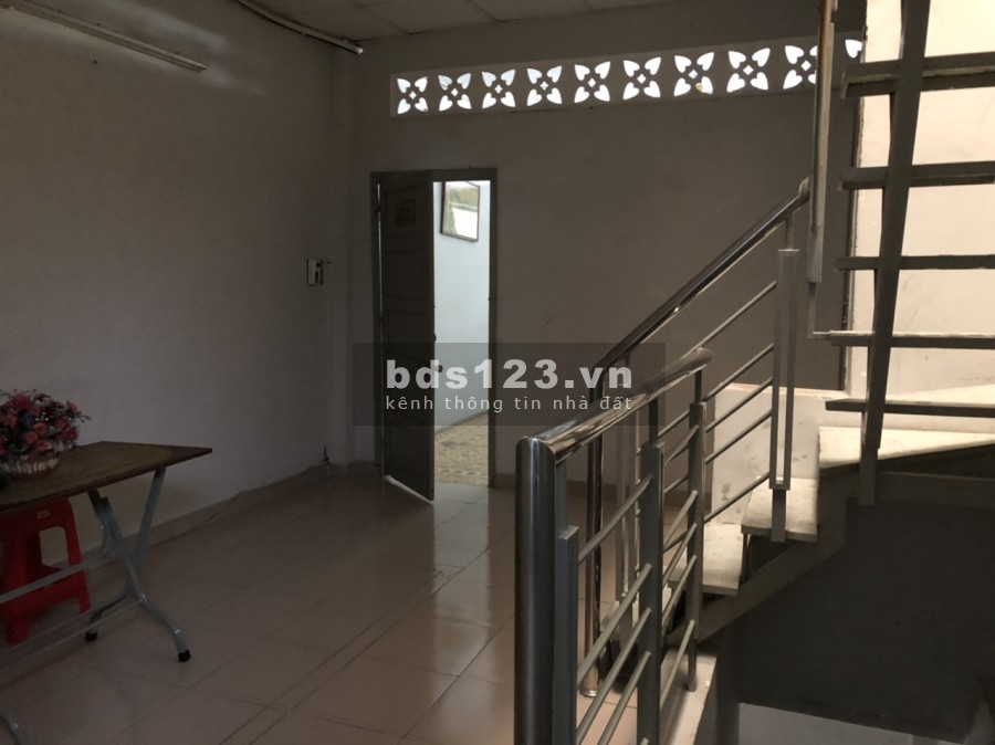 Cho thuê nhà mặt tiền đường Bùi Đình Túy giá bán chỉ 25 triệu/tháng, kết cấu 3 tầng đúc