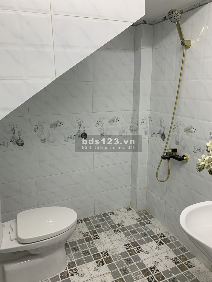 Nhà Bán Đường Lý Chính Thắng Quận 3, 4x8m, 3 tầng, 2 mặt hẻm thông thoáng khu trung tâm