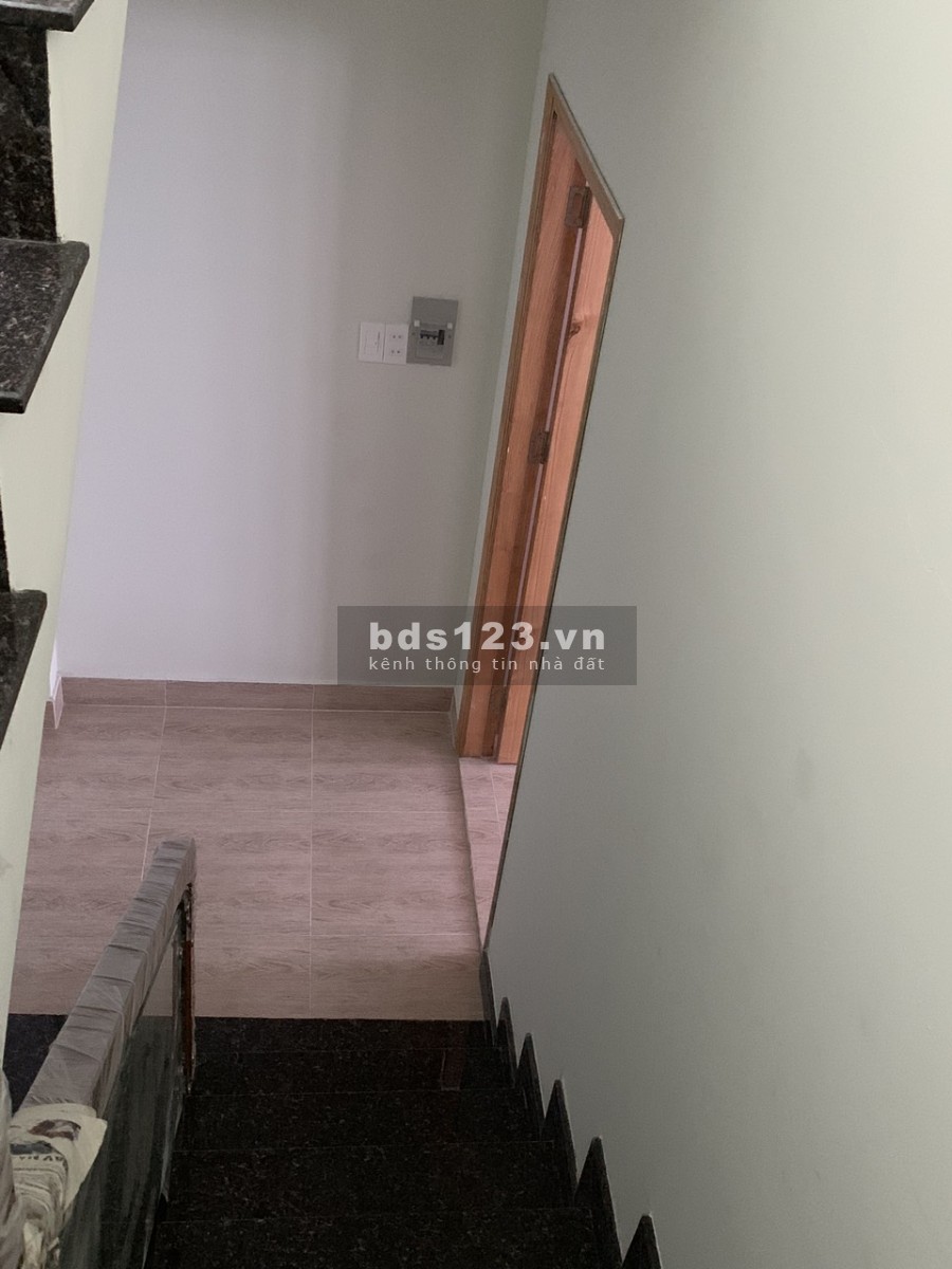 Nhà Bán Đường Lý Chính Thắng Quận 3, 4x8m, 3 tầng, 2 mặt hẻm thông thoáng khu trung tâm