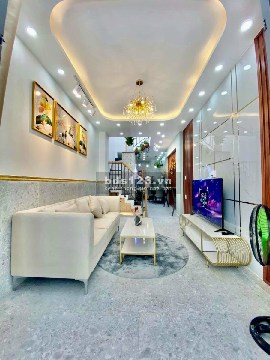Nhà MT hẻm 6m buôn bán được 680 triệu/sổ riêng kế chợ Bà Điểm (vay được 70%) O789114979