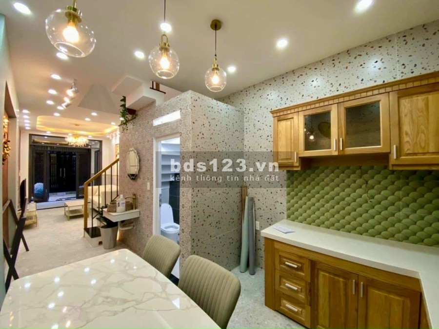 Nhà MT hẻm 6m buôn bán được 680 triệu/sổ riêng kế chợ Bà Điểm (vay được 70%) O789114979