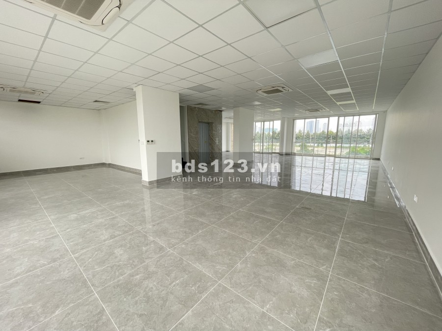 Cho thuê cặp shophouse Saritown. Đã hoàn thiện có thang máy.