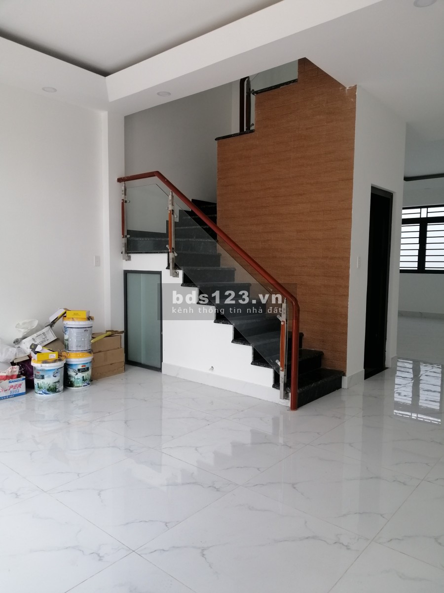 Bán nhà phố 2 tầng gần cầu Rạch Rơi khu dân cư đông đúc, giá tốt đầu tư, lh 0929040357