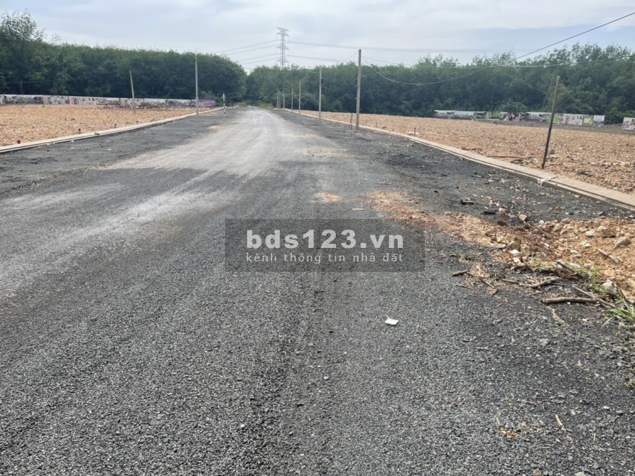 Bán gấp đất thổ cư trục chính liên xã QH 32m thông ra DT741 Và Ql14 lh 0357842518