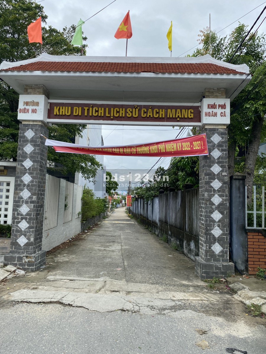 Bán đất gấp đối diện Trường Đại Học Nội Vụ vào 50m.