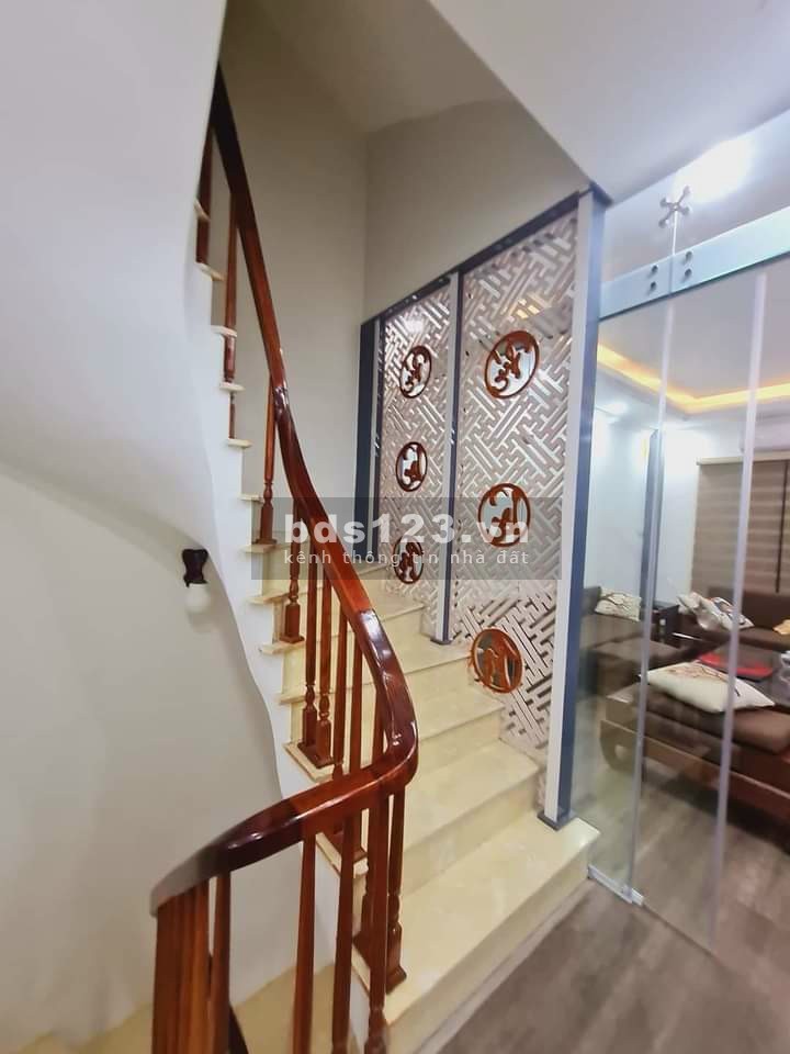 Chính chủ cần bán nhà Đẹp, Giá Hời Tại Quận Hoàng Mai tặng nội thất, lh 0913520407