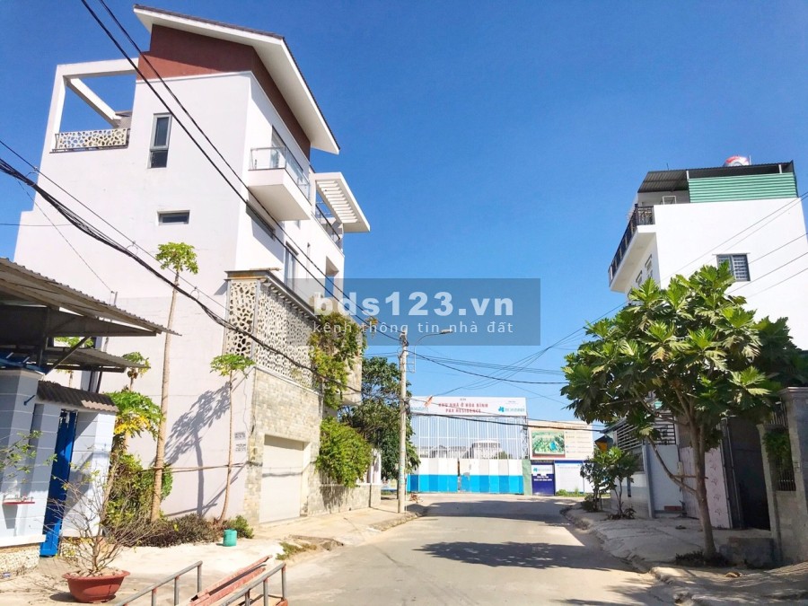 Đất nền 2MT Nguyễn Văn Tạo giá tốt khu vực 33tr/m2 (6.05*20.6)