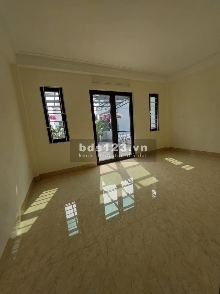 Bán nhà riêng phường Gia Thụy ô tô tránh lô góc thoáng mát…