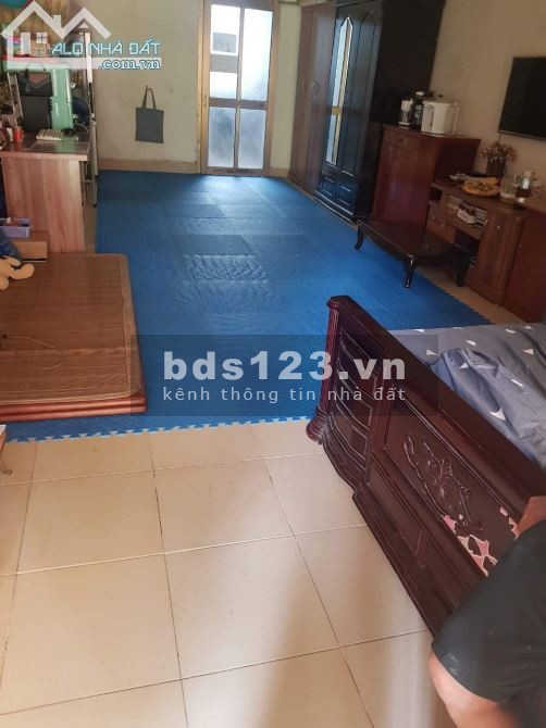 Bán gấp nhà Đường Đức Thắng, ô tô đỗ cửa 48m2, 2 tầng, mt 4.12m giá 3 tỷ
