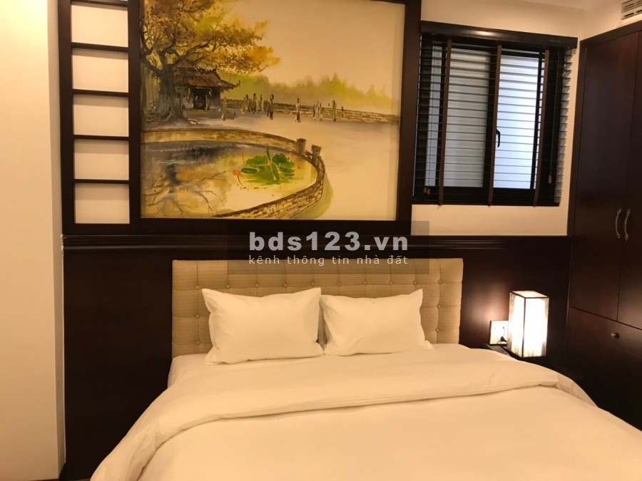 Bán nhà mặt phố chính chủ Nguyễn Đình Hoàn – Cầu Giấy mặt tiền 15m, giá 140 tỷ.