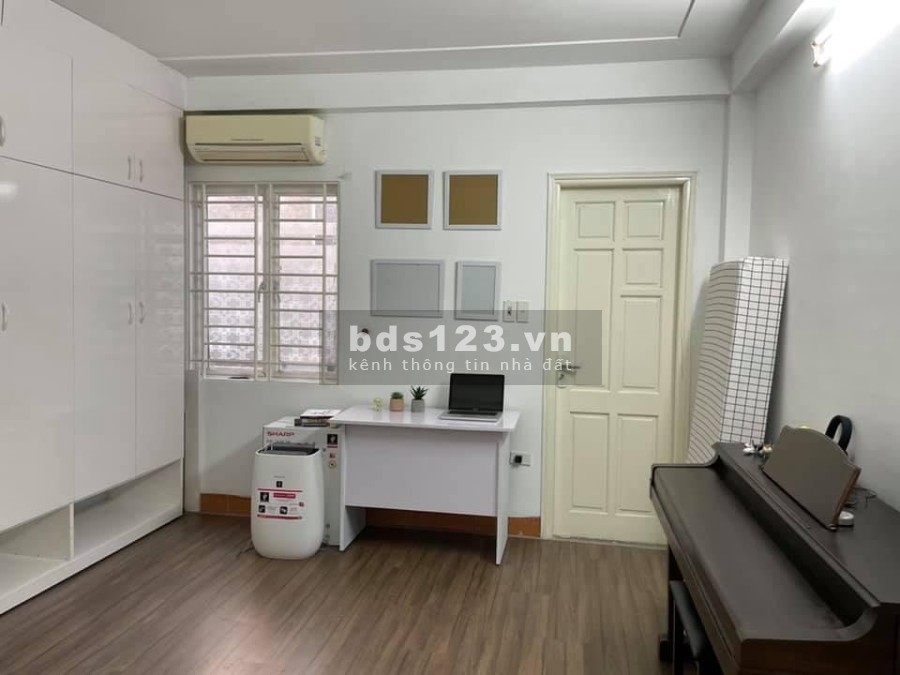 Bán căn hộ Triều Khúc-Thanh Xuân dt 44m2 giá 1,1 tỷ, mặt ngõ rộng tặng nội thất sang xịn